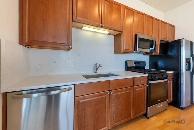 $369,900 | 901 West Madison Street, Unit 921, Chicago, IL 60607