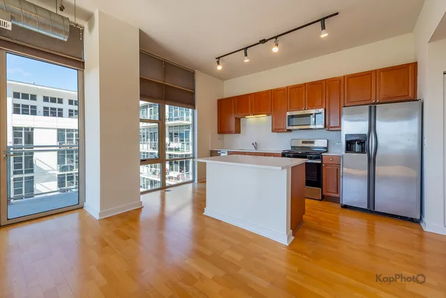 $369,900 | 901 West Madison Street, Unit 921, Chicago, IL 60607