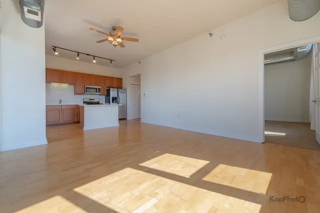 $369,900 | 901 West Madison Street, Unit 921, Chicago, IL 60607