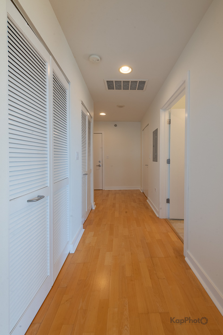 901 West Madison Street, Unit 921 Chicago, IL 60607 - Photo 21 of 34