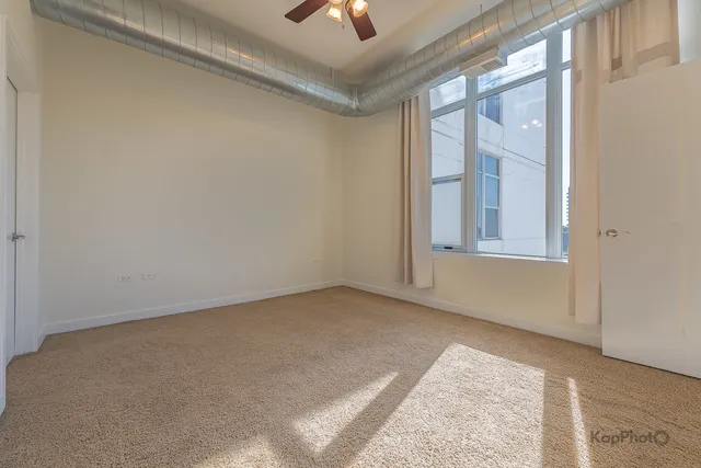 $369,900 | 901 West Madison Street, Unit 921, Chicago, IL 60607