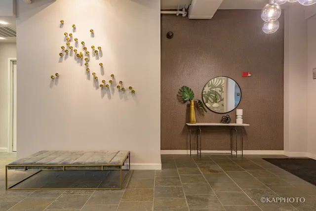 $369,900 | 901 West Madison Street, Unit 921, Chicago, IL 60607