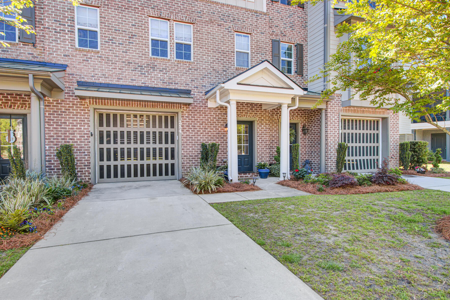 254 Slipper Shell Court Mount Pleasant, SC 29464 - Photo 3 of 45 254 Slipper Shell Ct, Mount Pleasant SC