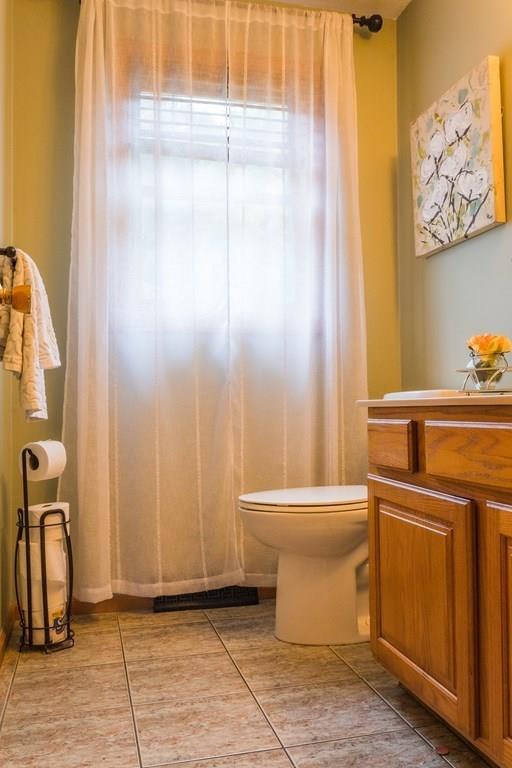 45 Winterset Drive Springfield, MA 01129 - Photo 6 of 21 a bathroom with a sink and a toilet