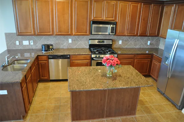 $3,300 | 2170 Brittany Colony Drive, League City, TX 77573