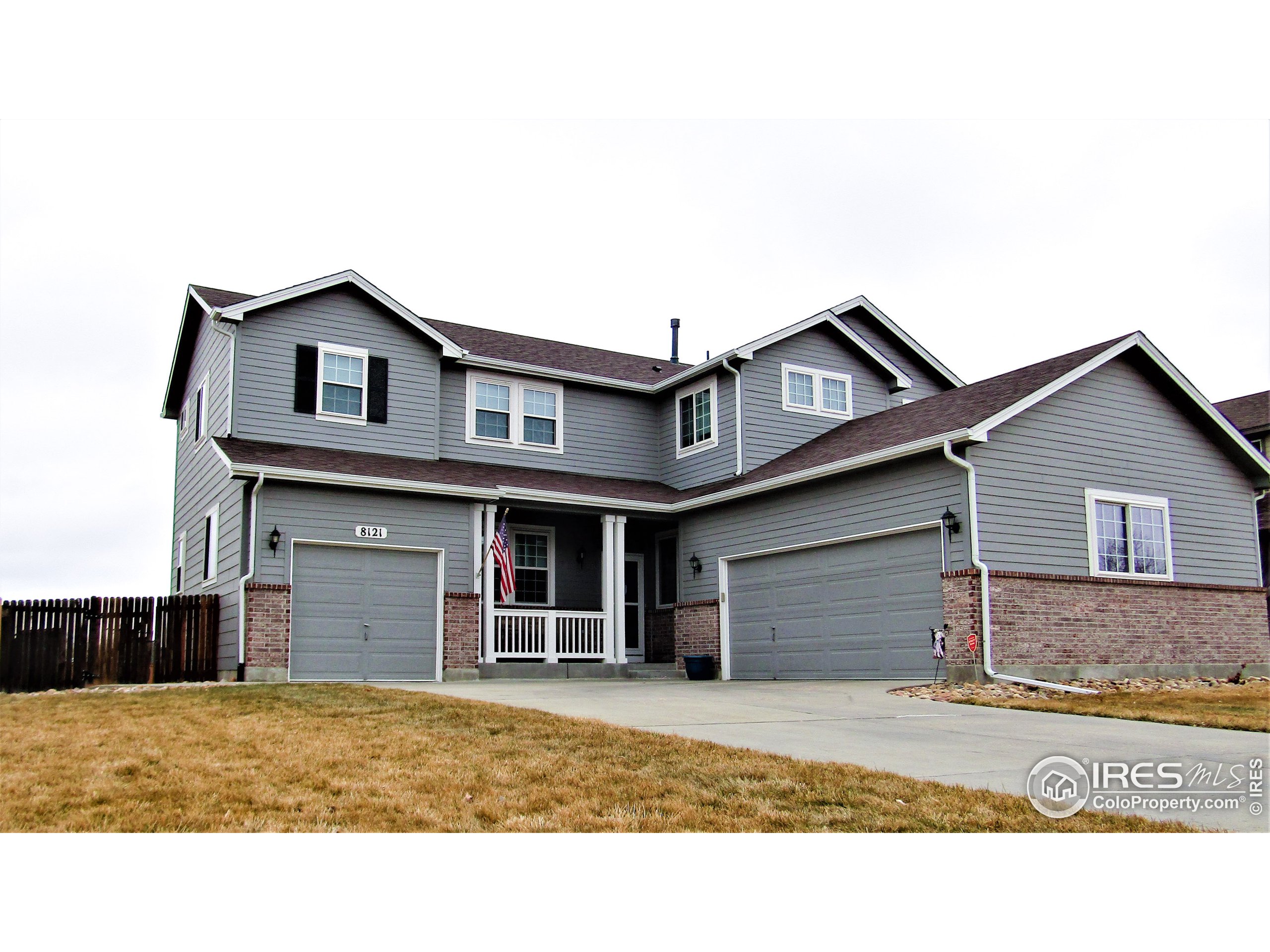 a house view with a outdoor space