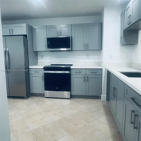 $2,900 | 6618 Northwest 188th Lane, Hialeah, FL 33015