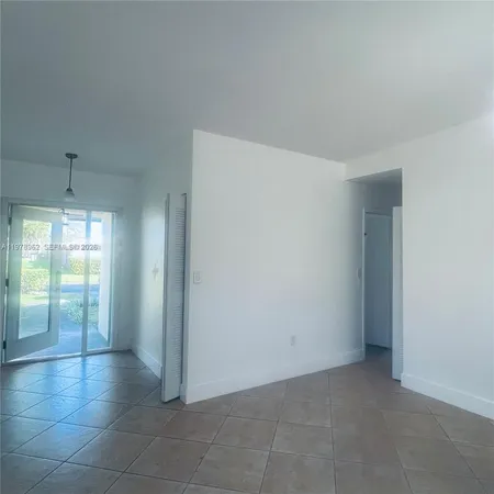 $2,900 | 6618 Northwest 188th Lane, Hialeah, FL 33015