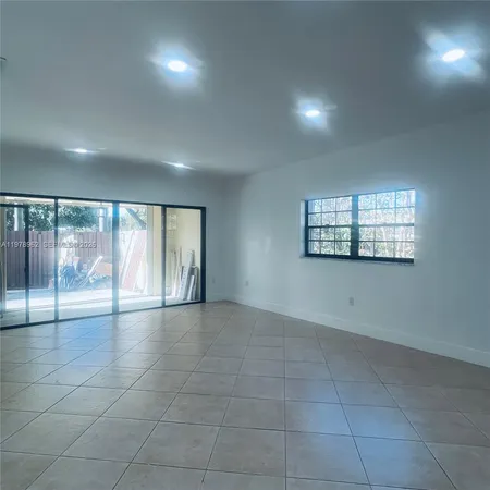 $2,900 | 6618 Northwest 188th Lane, Hialeah, FL 33015