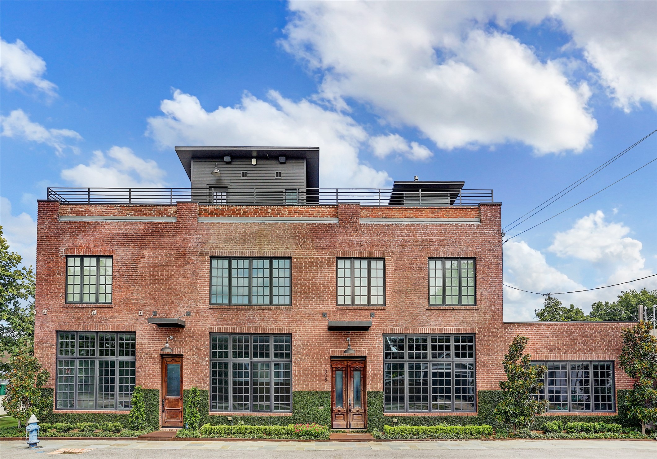 808 Coronado Street Houston, TX 77009 - Photo 1 of 50 front view of a building