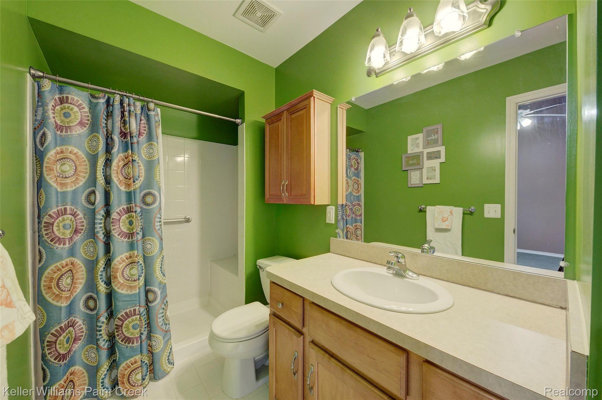 2263 East Maple Road Troy, MI 48083 - Photo 29 of 54 Master Bathroom