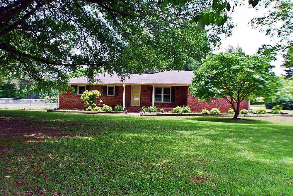 1008 Dickerson Road Anderson, SC 29626 - Photo 1 of 18