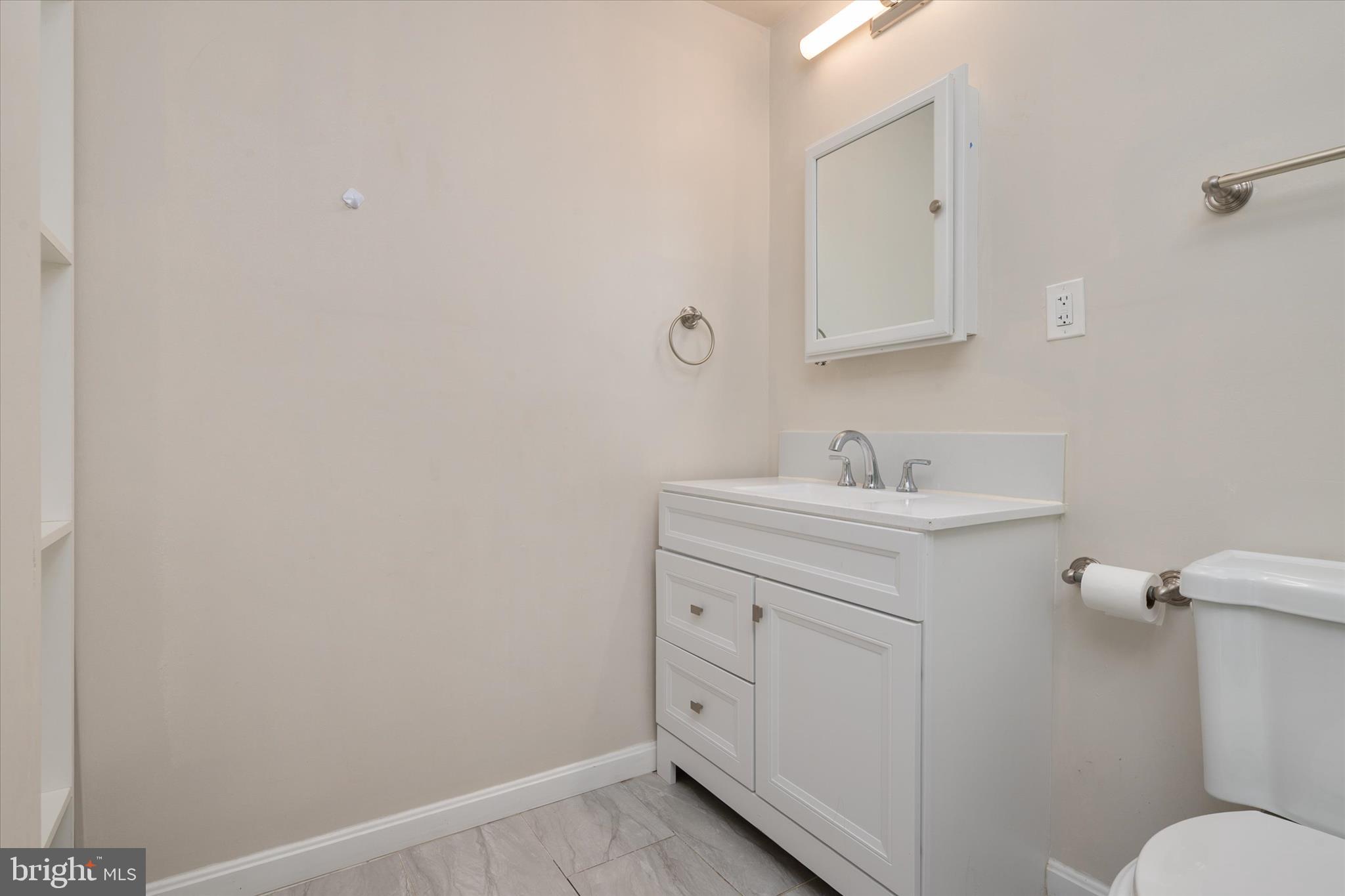 103 Roselawn Road Annapolis, MD 21403 - Photo 18 of 33 Primary En Suite