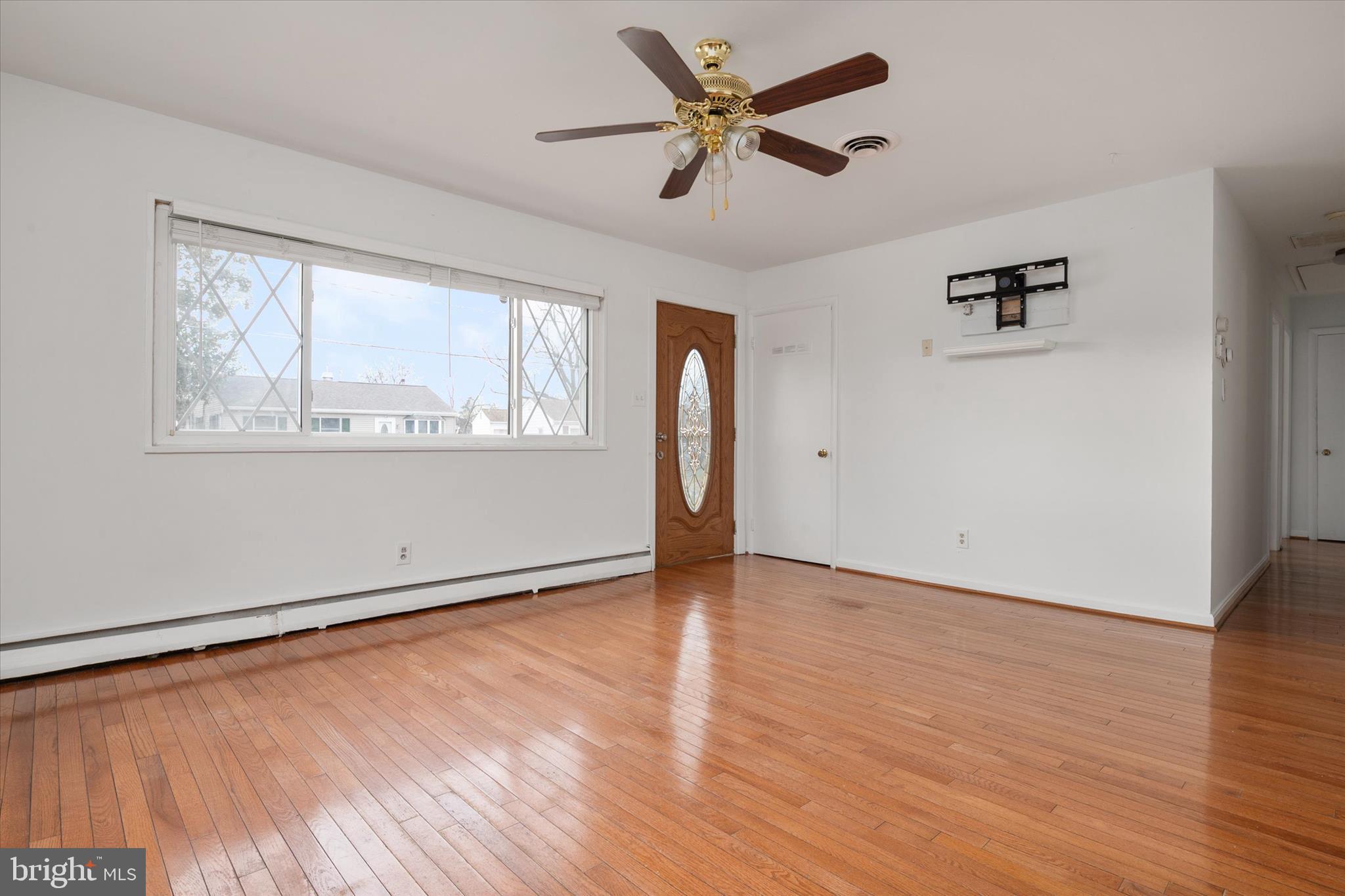 103 Roselawn Road Annapolis, MD 21403 - Photo 7 of 33 Family Room