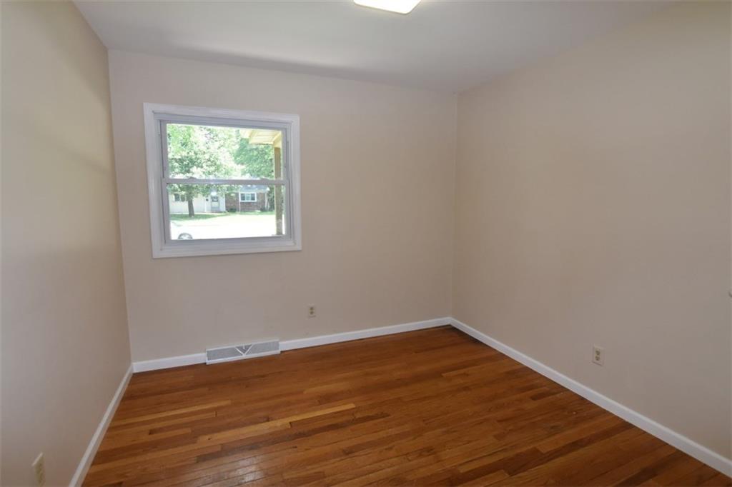 2516 North Marr Road Columbus, IN 47203 - Photo 11 of 15 Gallery Image 11