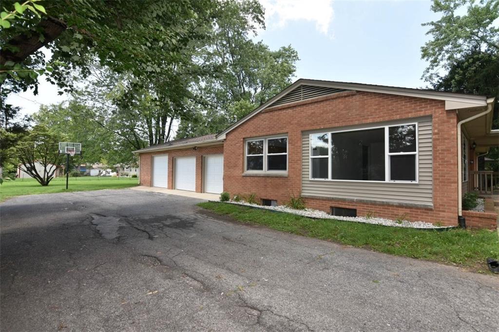 2516 North Marr Road Columbus, IN 47203 - Photo 3 of 15 Gallery Image 3