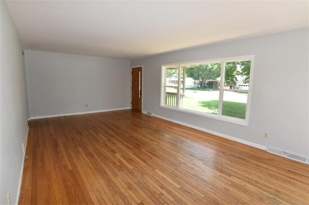 2516 North Marr Road Columbus, IN 47203 - Photo 4 of 15 Gallery Image 4