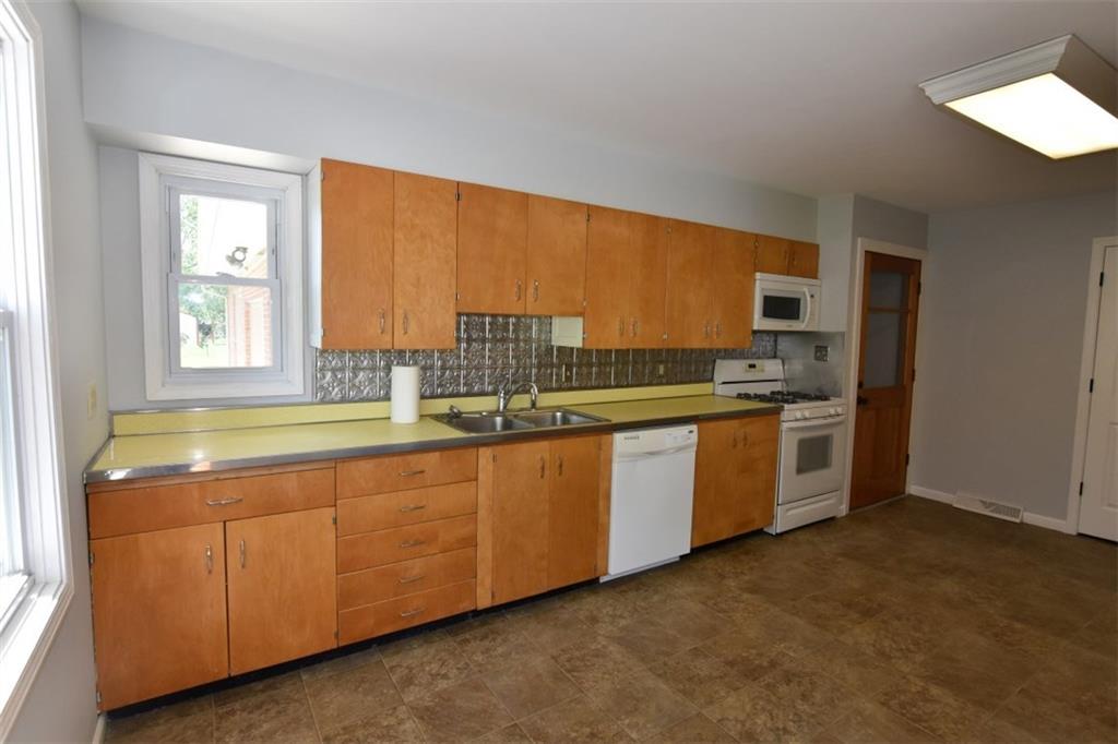 2516 North Marr Road Columbus, IN 47203 - Photo 6 of 15 Gallery Image 6