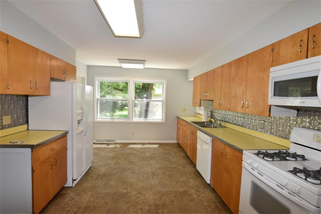 2516 North Marr Road Columbus, IN 47203 - Photo 7 of 15 Gallery Image 7