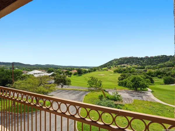 $294,000 | 20 Tapatio Drive East, Unit 205, Boerne, TX 78006
