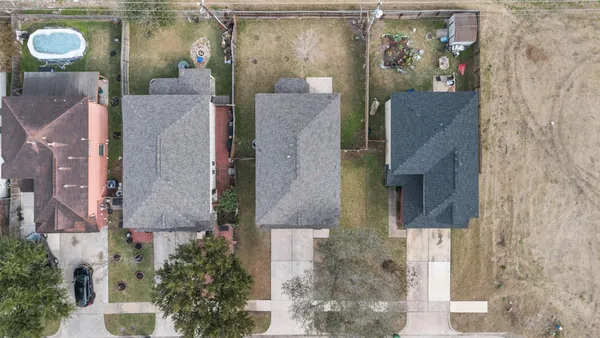 a picture of a bathroom