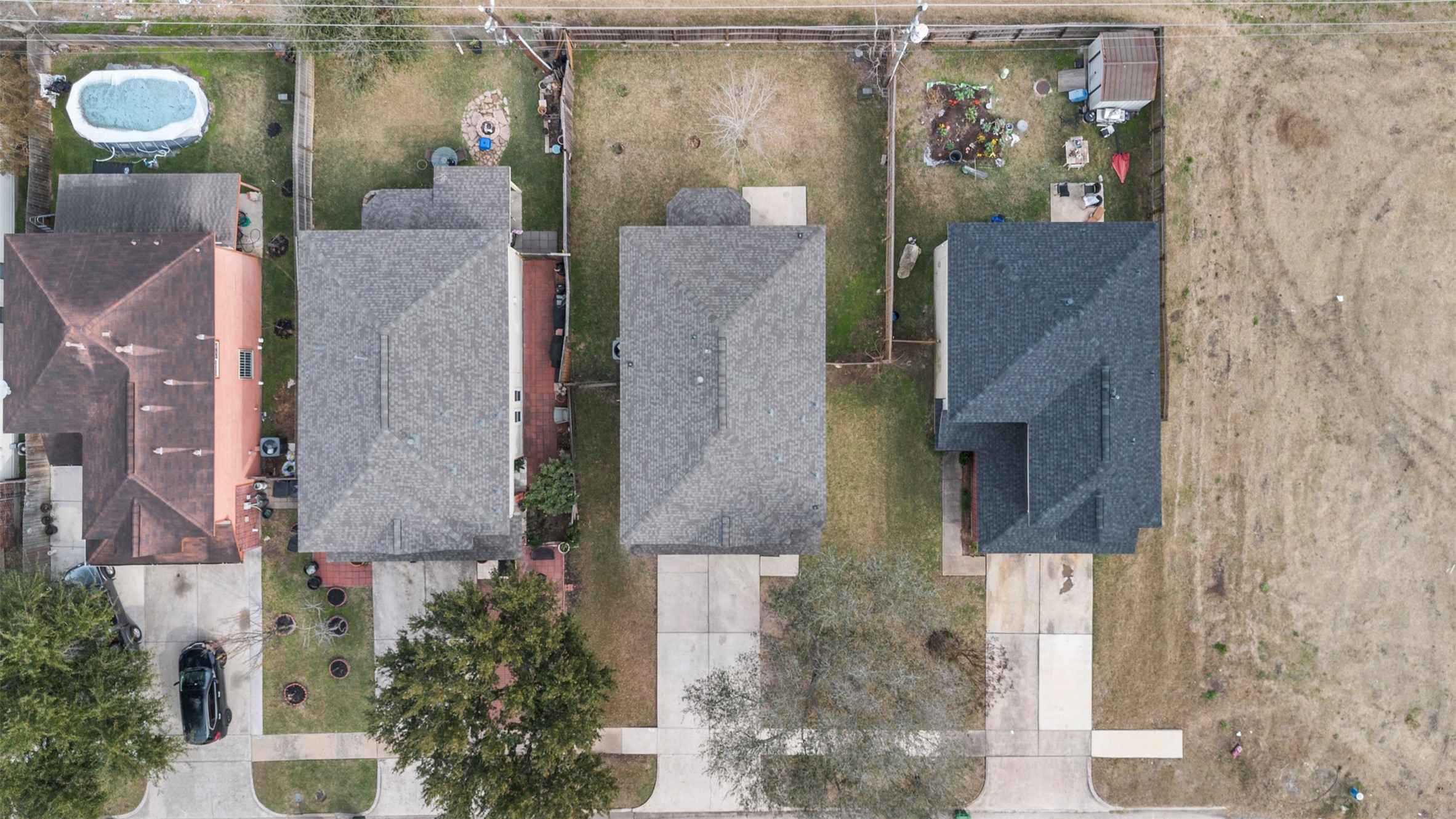 13615 Ambrose Street Houston, TX 77045 - Photo 29 of 35 a picture of a bathroom