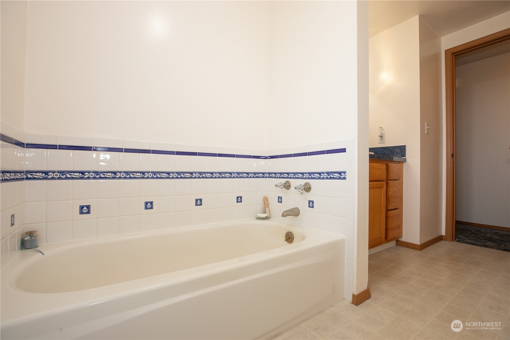 4948 Lemon Road Northeast Olympia, WA 98506 - Photo 13 of 40 Gallery Image 13
