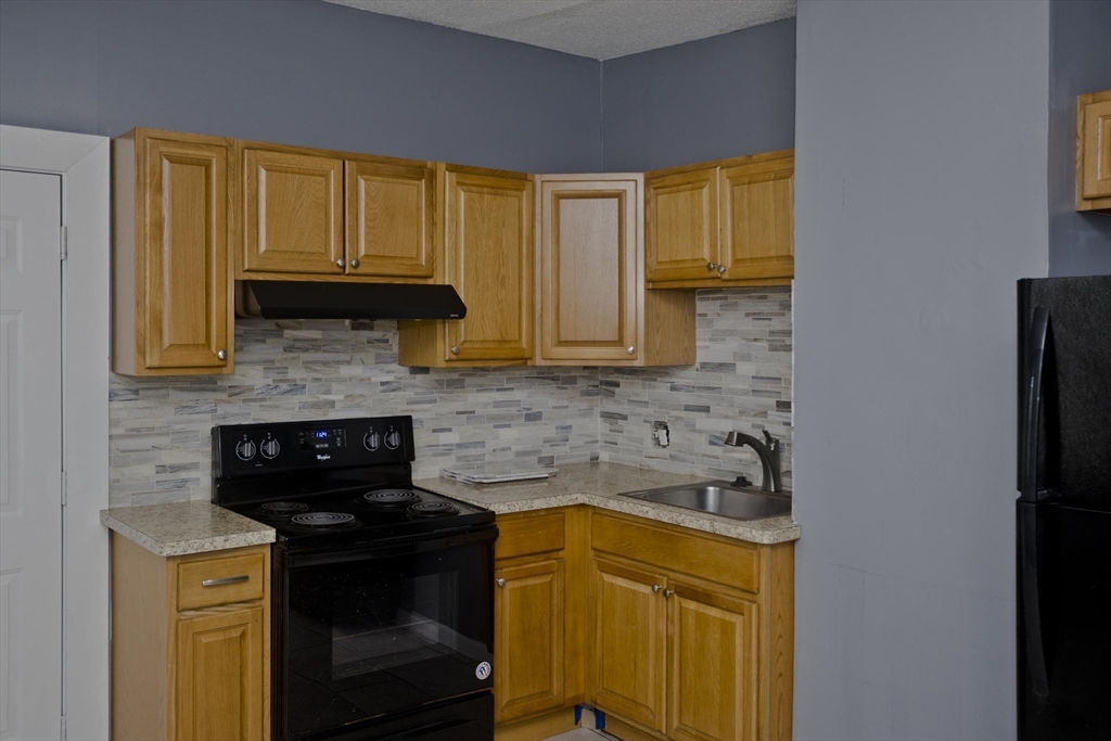 130 Bowles Street, Unit 1 Springfield, MA 01109 - Photo 8 of 19