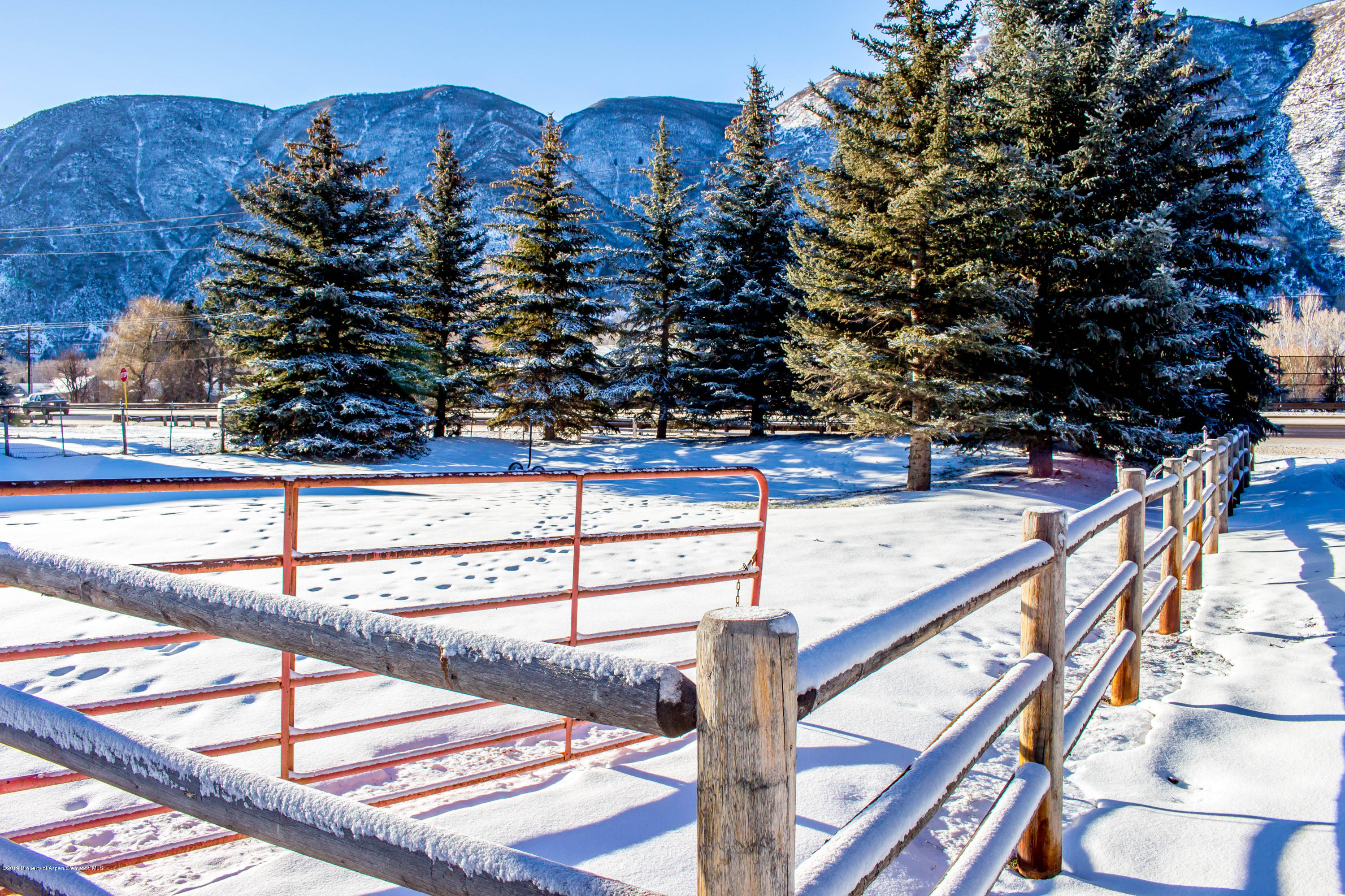 24411 Highway 82 Basalt, CO 81621 - Photo 4 of 27 Garden/Corral
