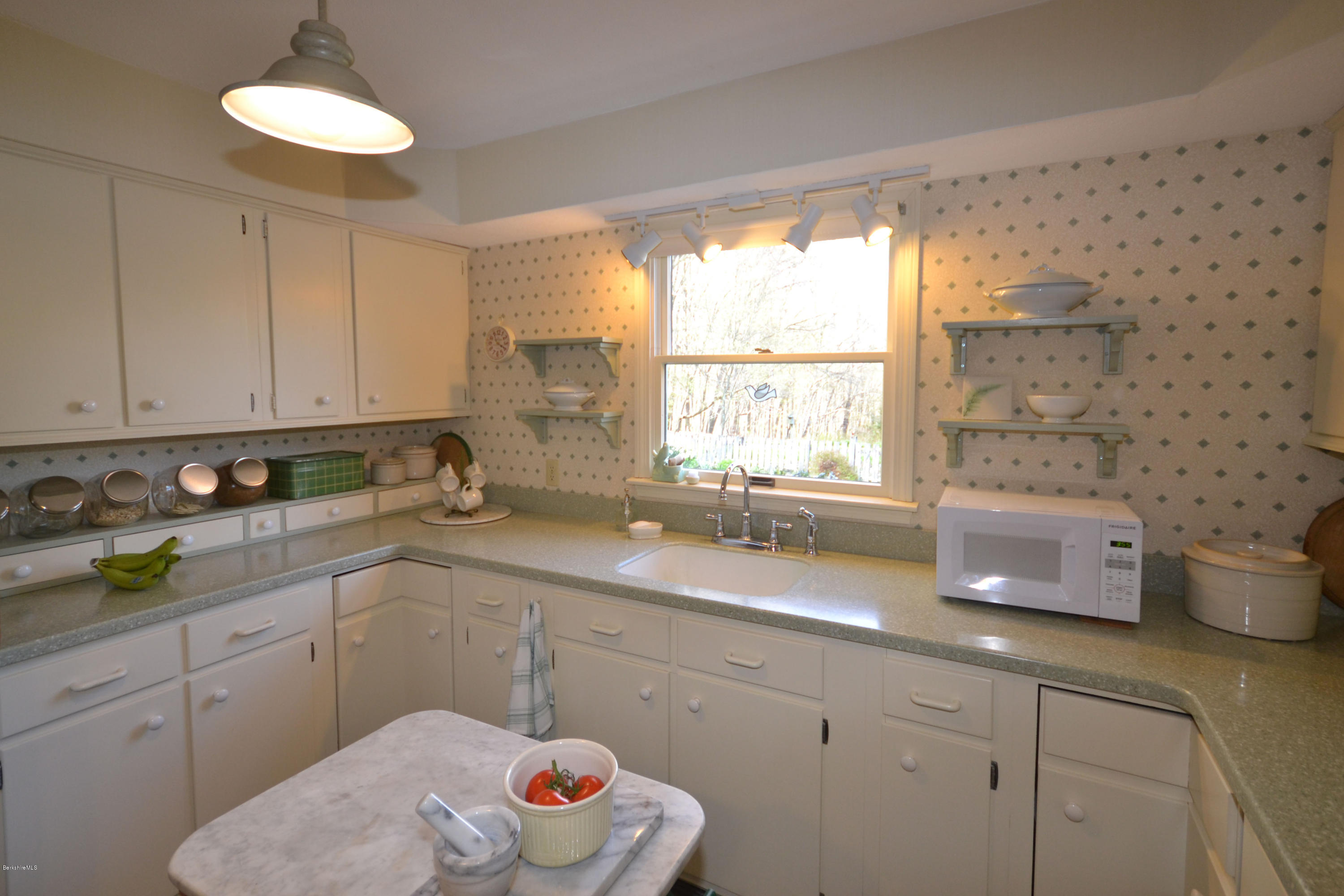 10 Rosenberg Road Lanesborough, MA 01237 - Photo 11 of 42 Kitchen