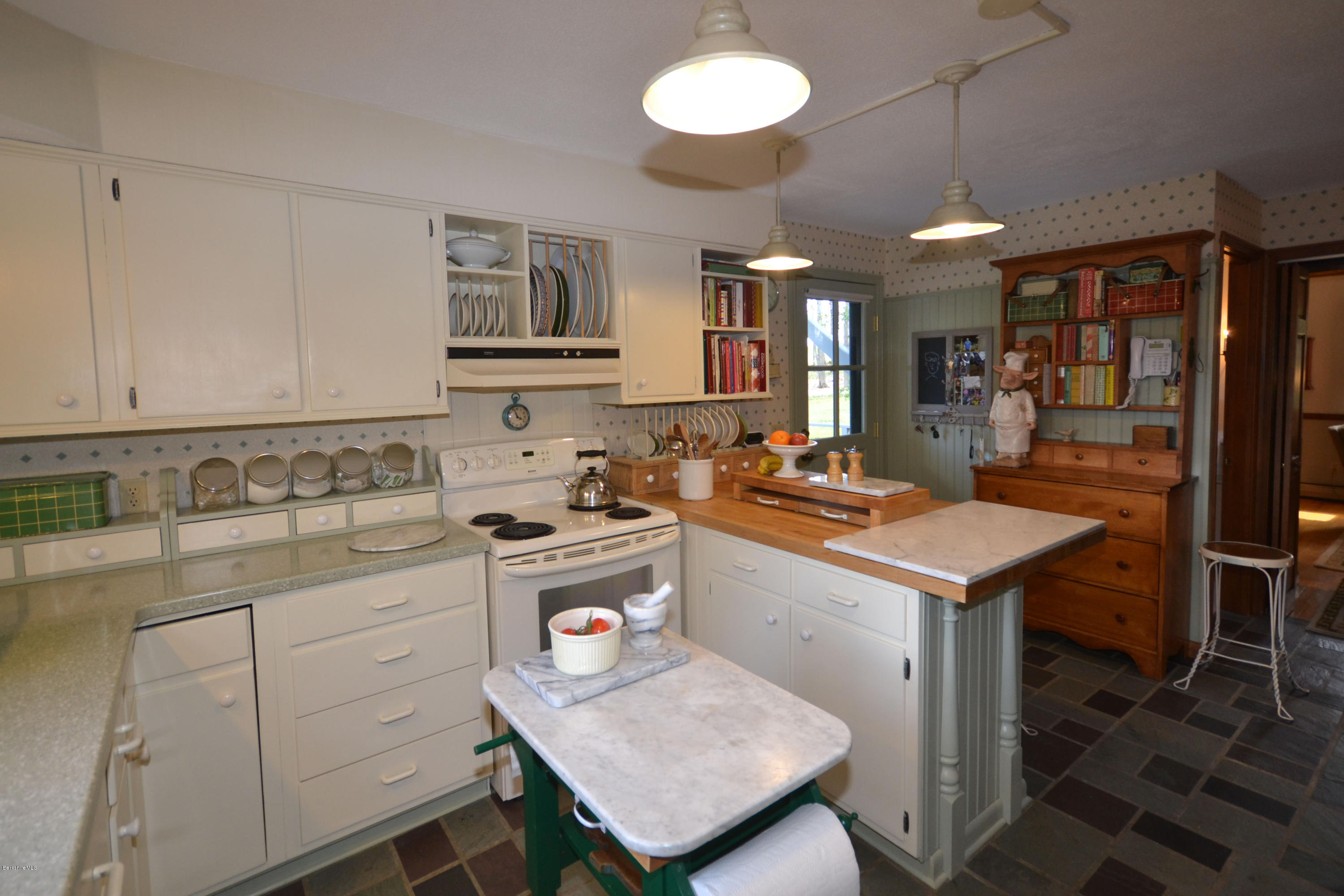 10 Rosenberg Road Lanesborough, MA 01237 - Photo 12 of 42 Kitchen