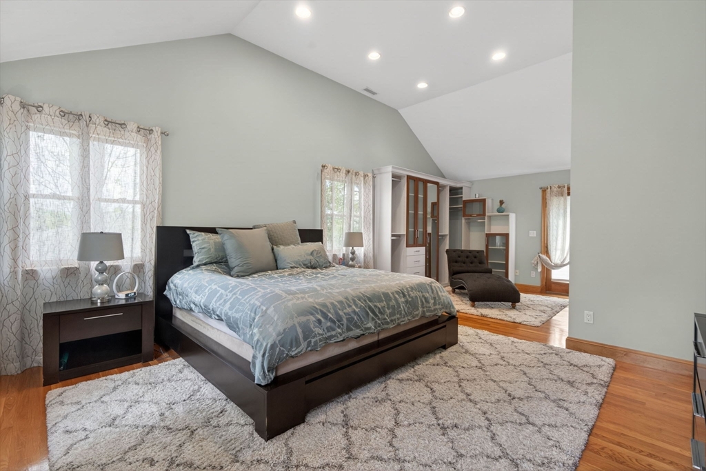 8 Hawthorne Street Watertown, MA 02472 - Photo 20 of 37