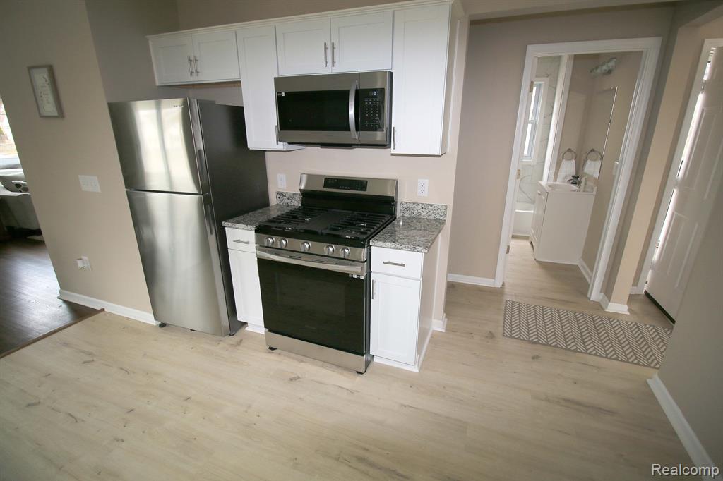 8212 Stephens Warren, MI 48089 - Photo 13 of 29 Gallery Image 13