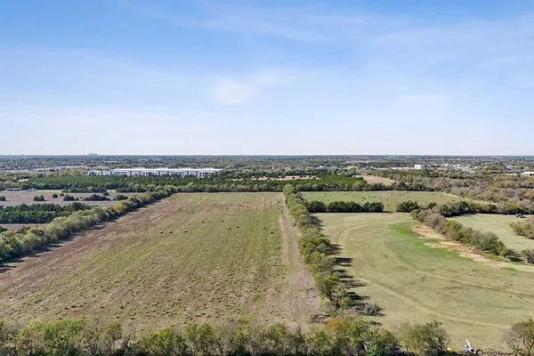 $7,995,000 | 1901 South Houston School Road, Lancaster, TX 75146