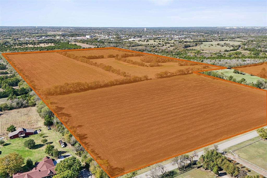 1901 South Houston School Road Lancaster, TX 75146 - Photo 3 of 16 a view of an ocean and city