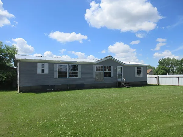 $59,950 | 106 Brisbane Lane, Emerado, ND 58228