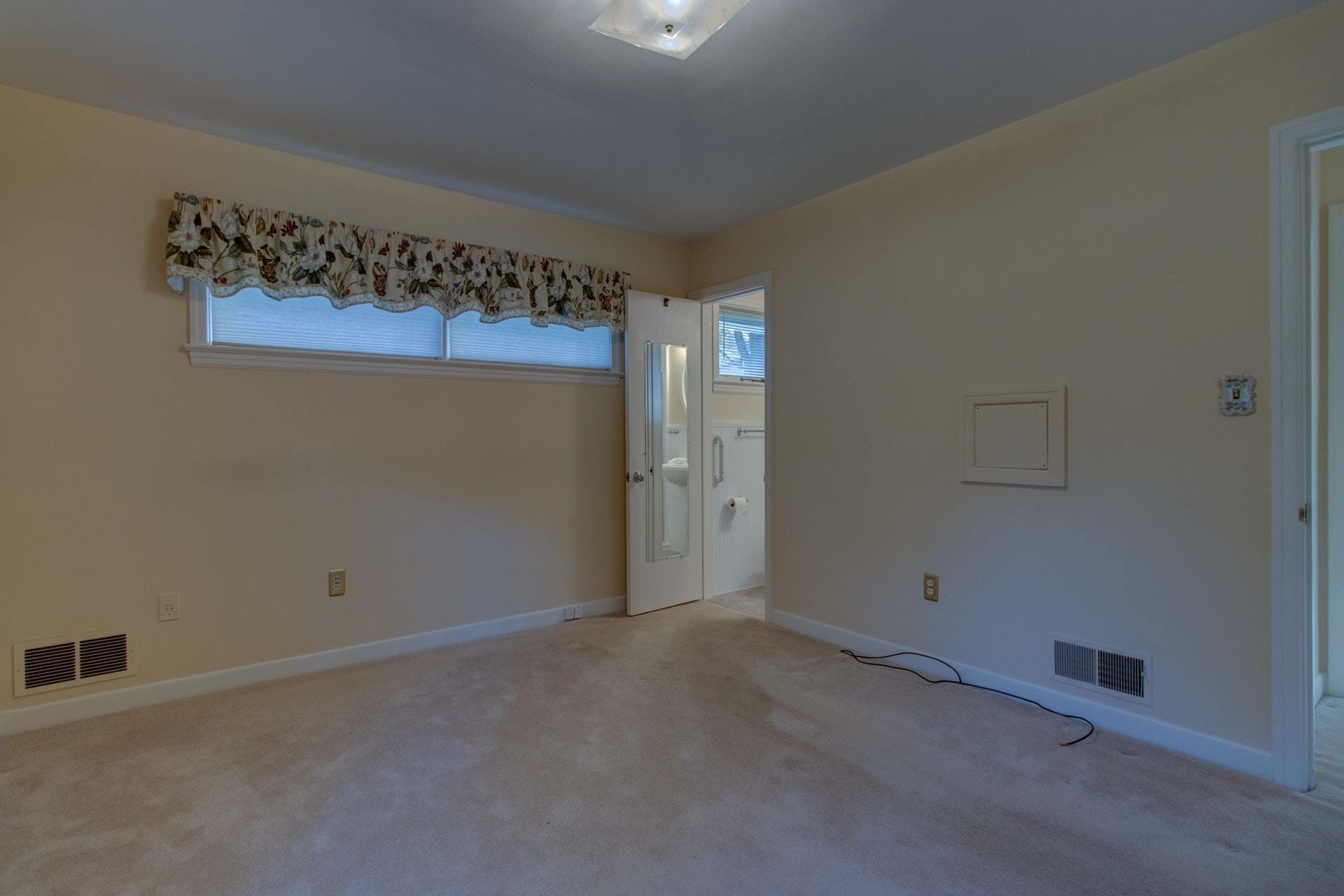 3540 Hartland Road Southwest Roanoke, VA 24015 - Photo 14 of 25 Master Suite