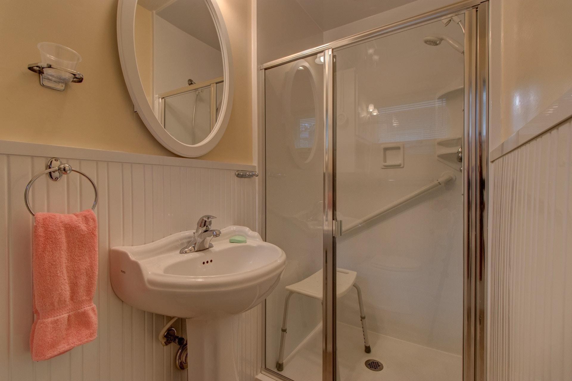 3540 Hartland Road Southwest Roanoke, VA 24015 - Photo 17 of 25 Master Bath