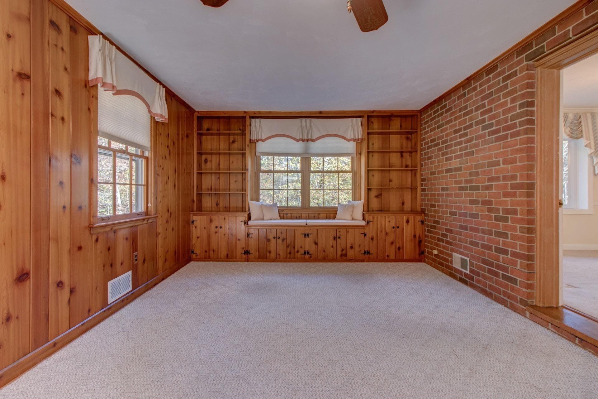 3540 Hartland Road Southwest Roanoke, VA 24015 - Photo 8 of 25 Large Family Room