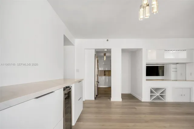 $3,650 | 6061 Collins Avenue, Unit 7A, Miami Beach, FL 33140