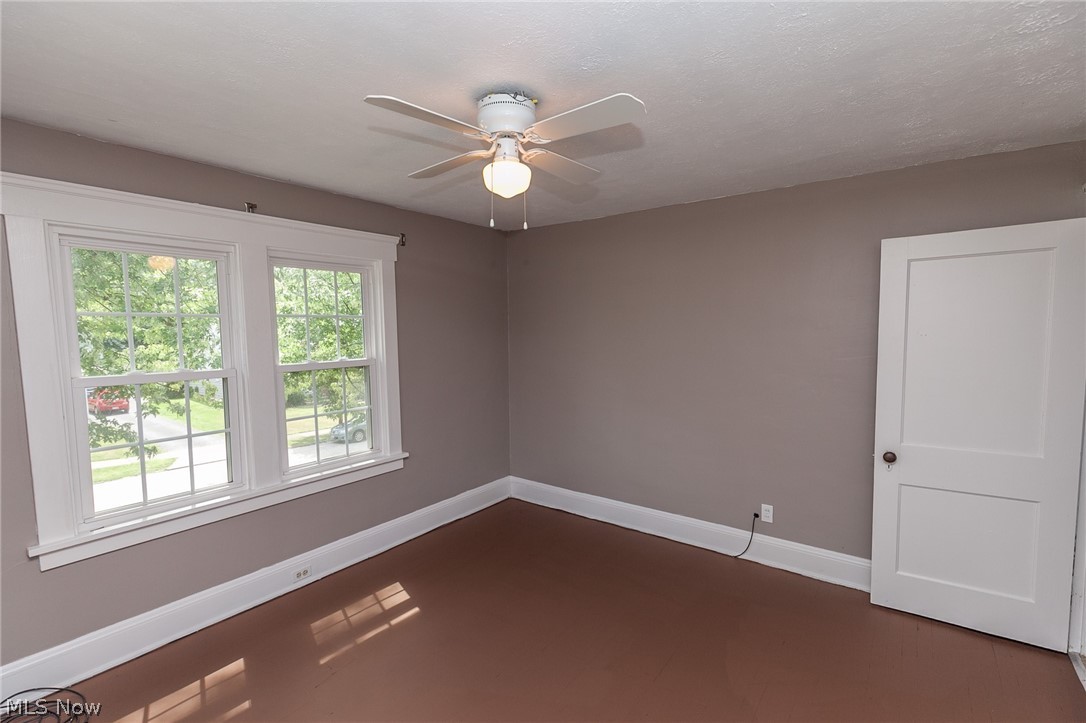 4029 Buxton Road Cleveland, OH 44121 - Photo 16 of 22