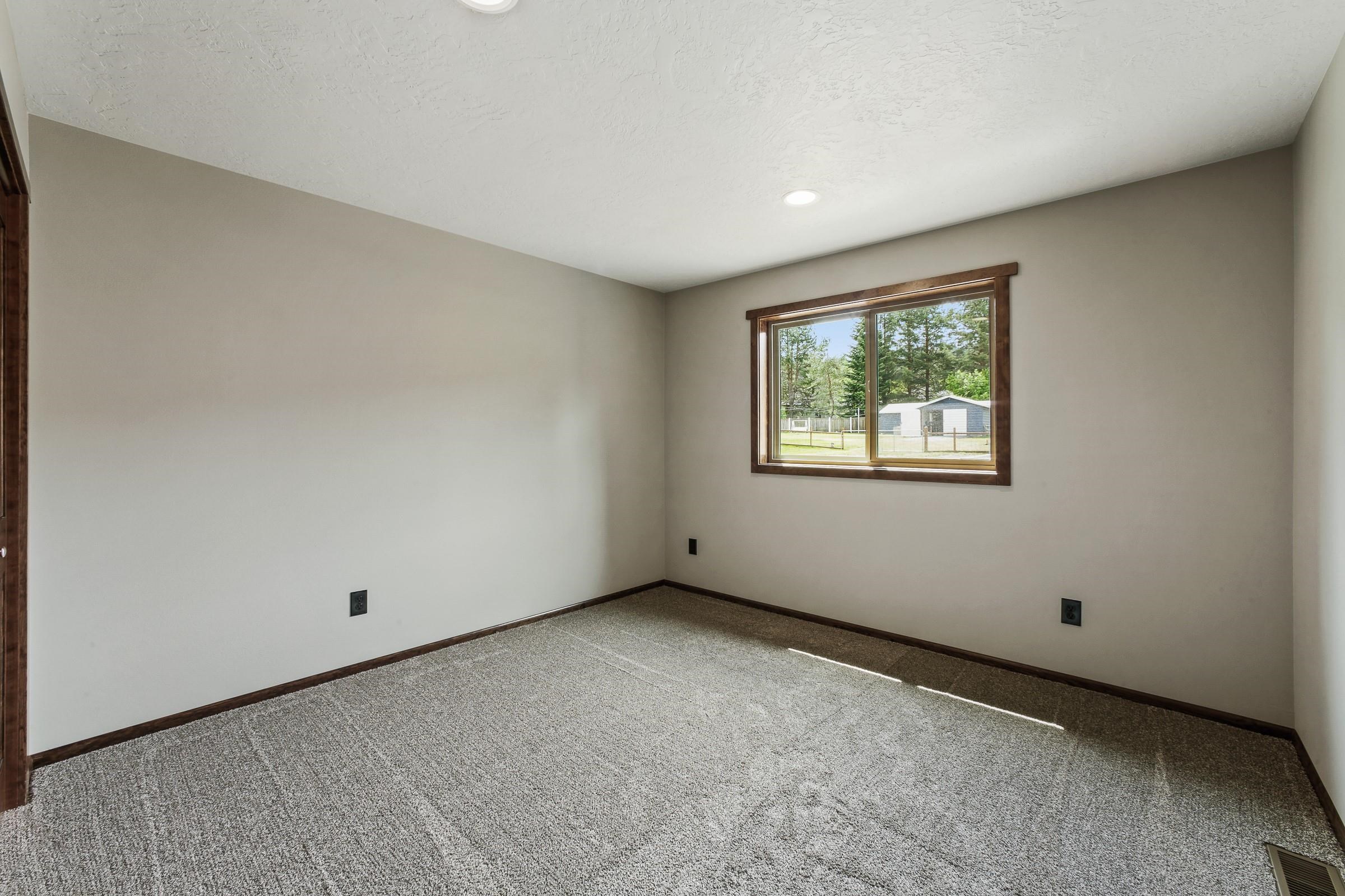 2603 West Waikiki Road Spokane, WA 99218 - Photo 22 of 36