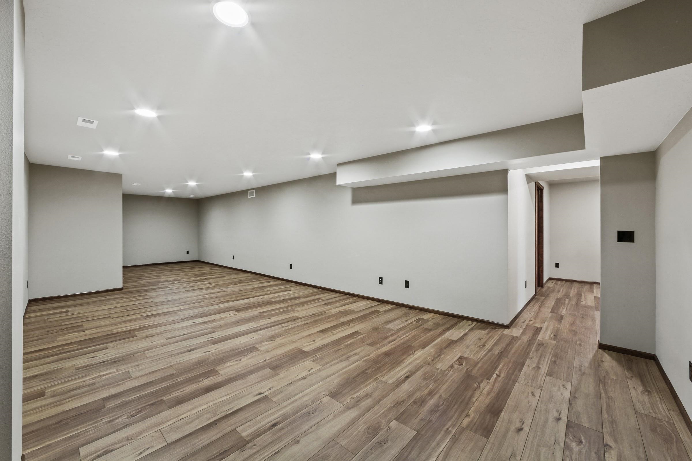 2603 West Waikiki Road Spokane, WA 99218 - Photo 24 of 36