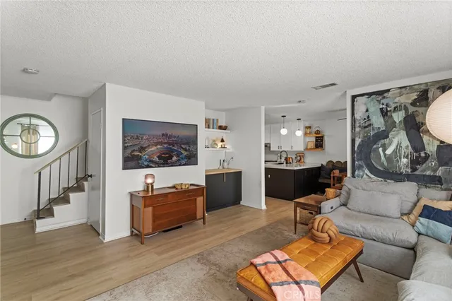 $575,000 | 10139 Arleta Avenue, Unit 2, Arleta, CA 91331