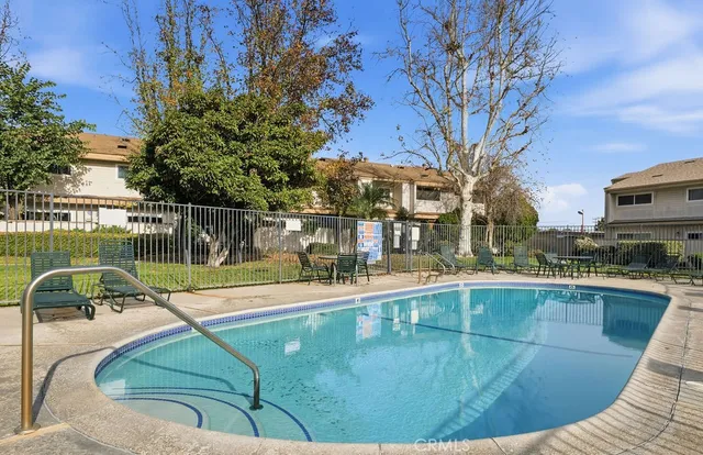 $575,000 | 10139 Arleta Avenue, Unit 2, Arleta, CA 91331