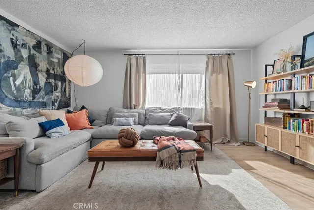 $575,000 | 10139 Arleta Avenue, Unit 2, Arleta, CA 91331