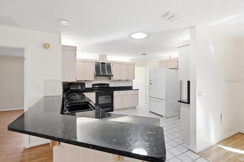 3002 South Rose Avenue Inverness, FL 34450 - Photo 7 of 41