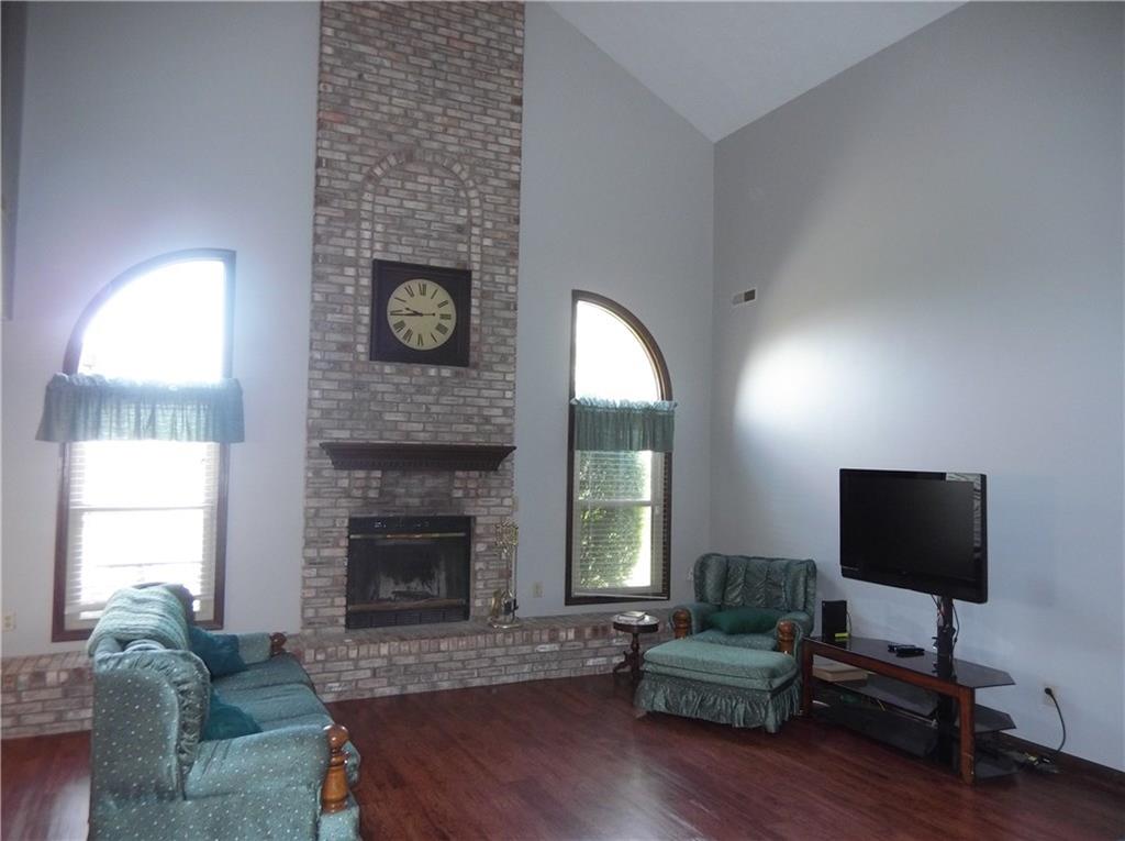 11860 Shannon Pointe Road Indianapolis, IN 46229 - Photo 11 of 37 Gallery Image 11