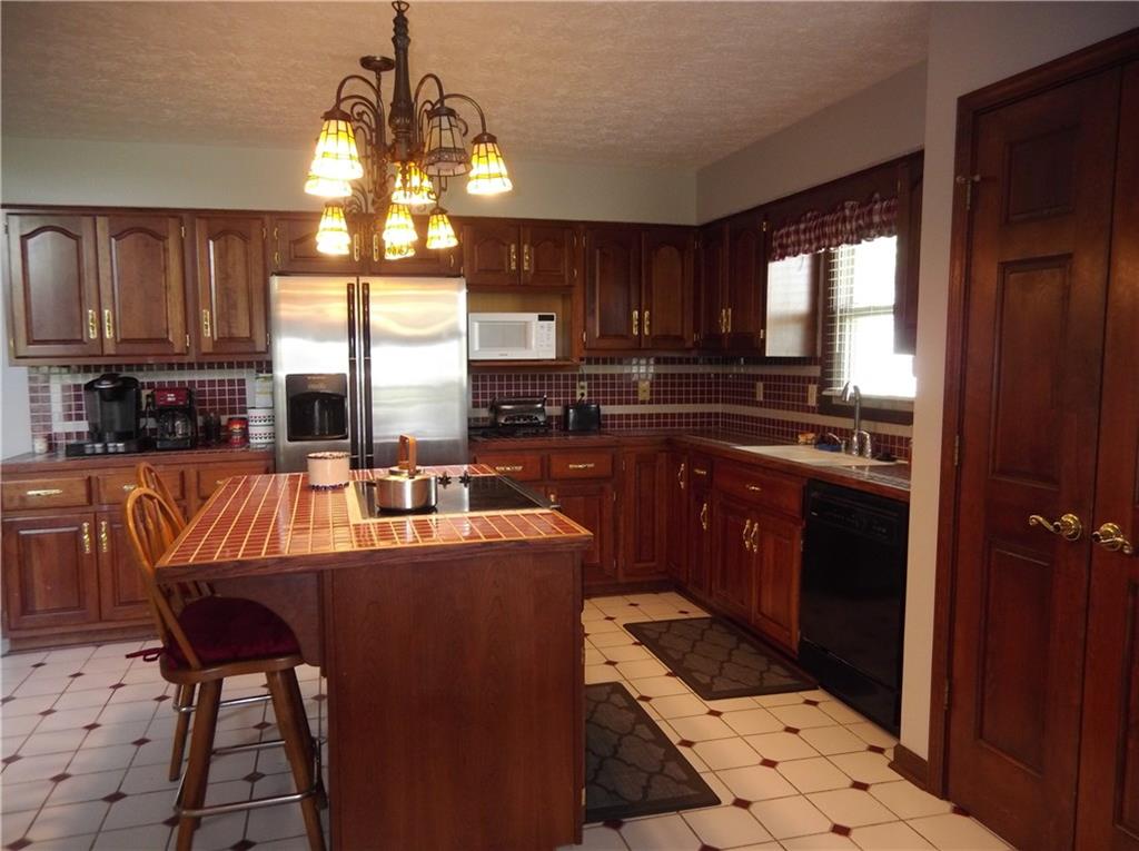 11860 Shannon Pointe Road Indianapolis, IN 46229 - Photo 14 of 37 Gallery Image 14