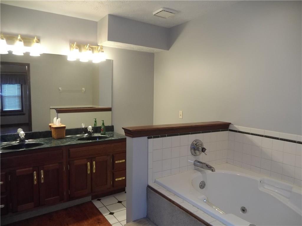 11860 Shannon Pointe Road Indianapolis, IN 46229 - Photo 26 of 37 Gallery Image 26